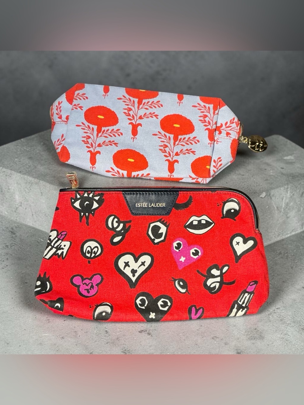 Set of 2 Estée Lauder Quentin Jones Cosmetic Makeup Bag Set Red Print Floral